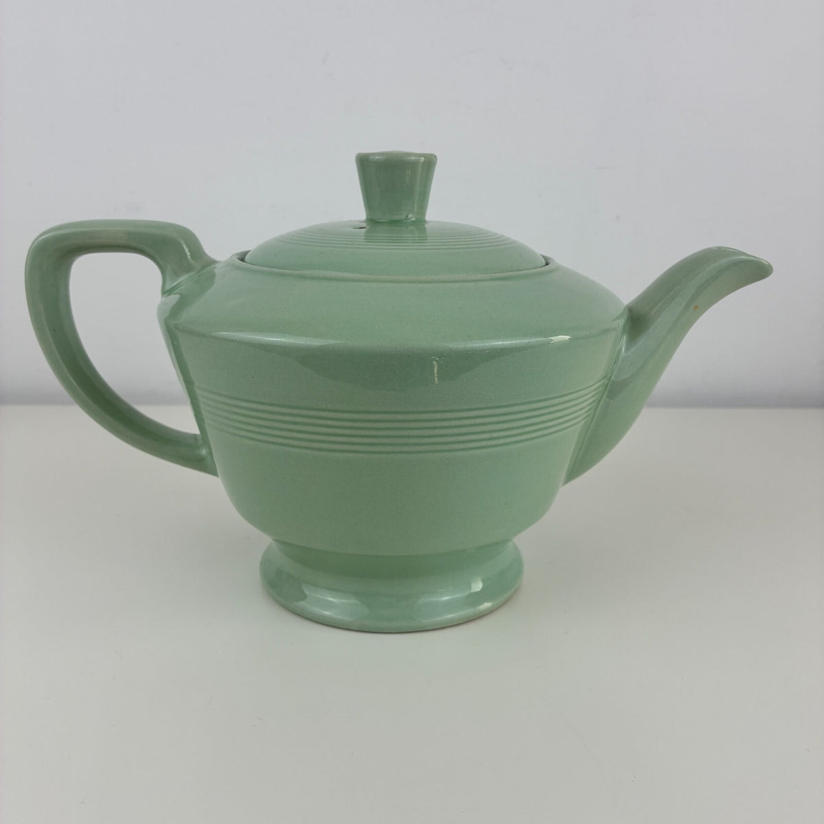 Woods Ware Beryl Green Teapot 2 Pints Mid Century Vintage